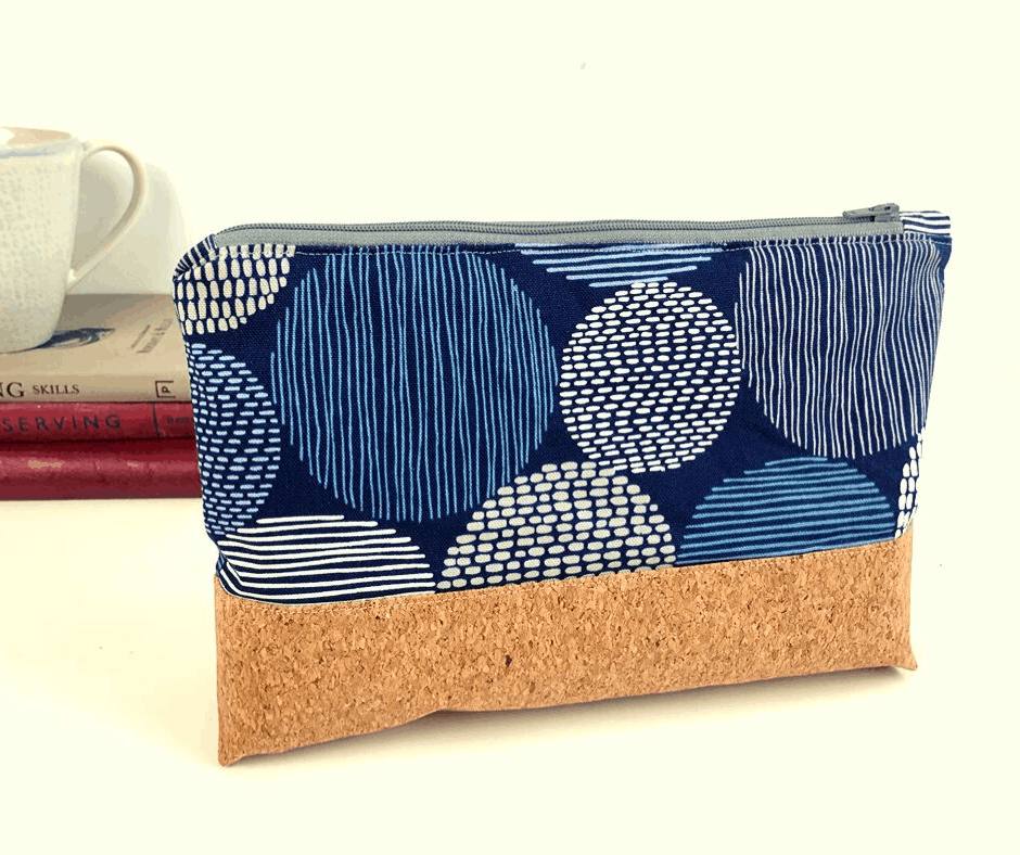 How to make a zippered pouch tutorial flat bottom VickyMyersCreations