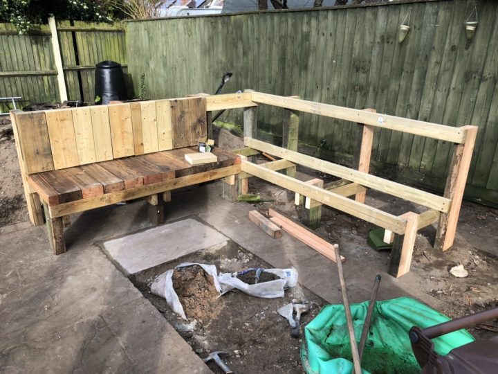 Stunning DIY Garden Bench Seat