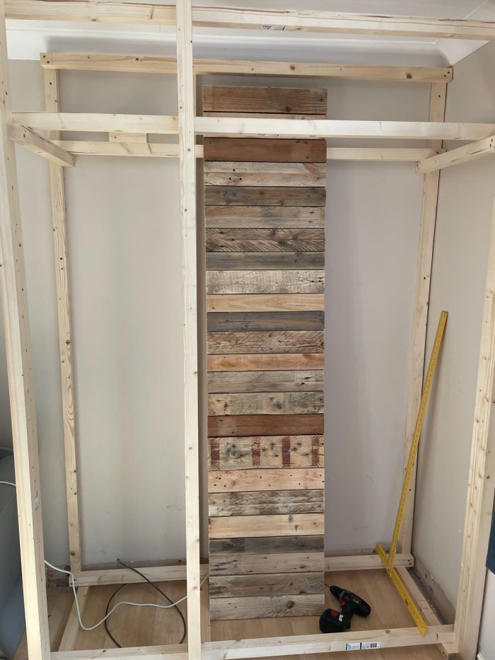 DIY Pallet Wardrobe Plans · VickyMyersCreations