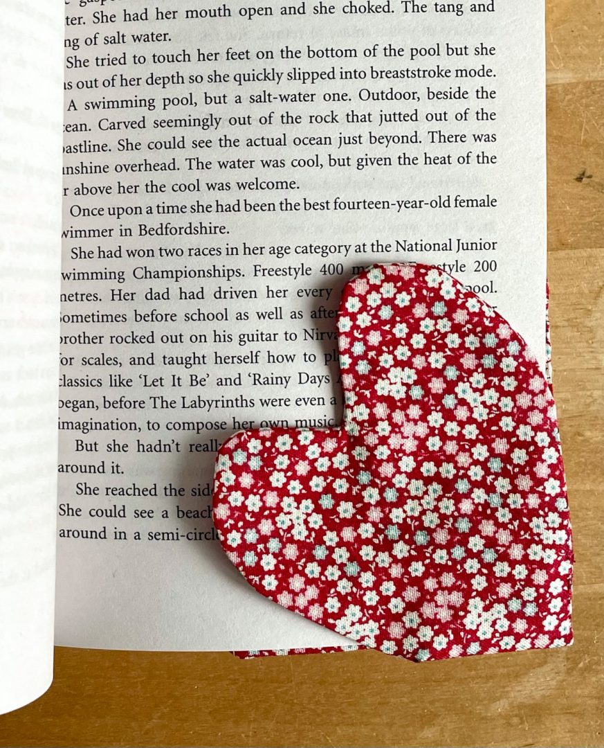 Free fabric heart bookmark craft with template · VickyMyersCreations